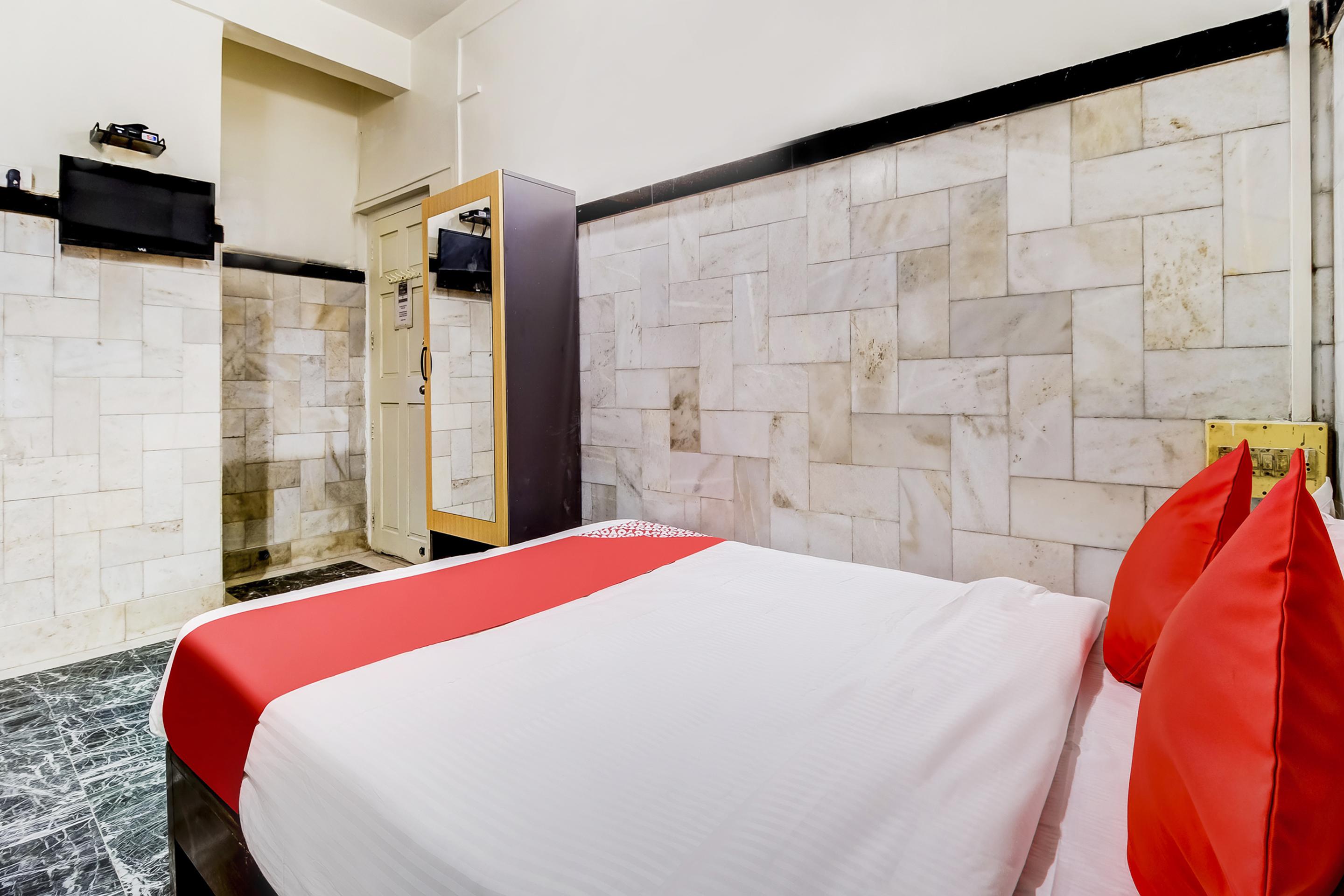 Super Oyo Hotel Dreamland Mumbai Exterior foto