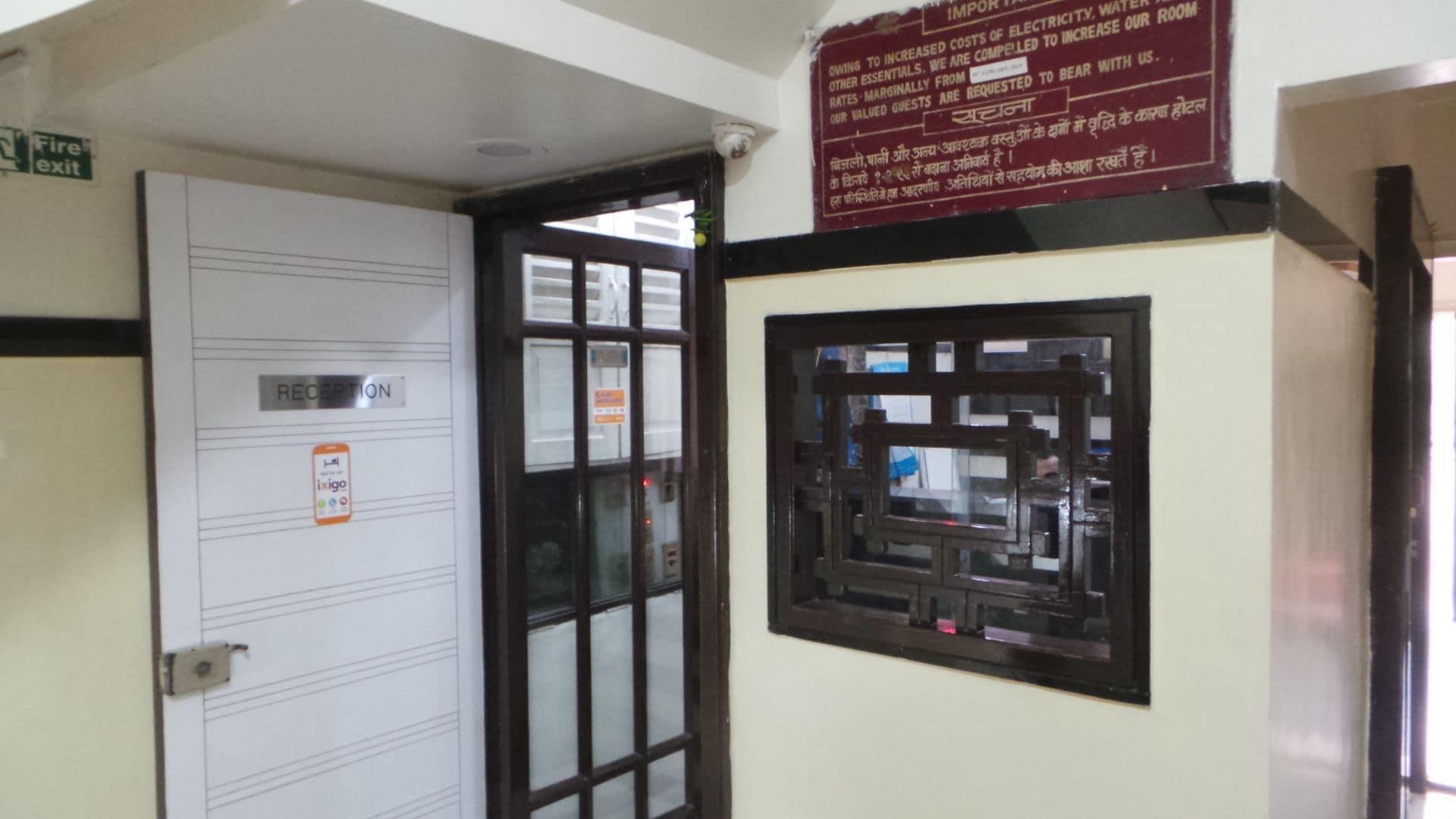 Super Oyo Hotel Dreamland Mumbai Exterior foto