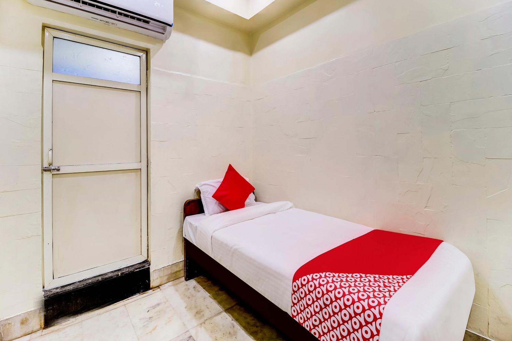 Super Oyo Hotel Dreamland Mumbai Exterior foto